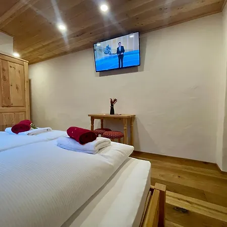 Surc Bed & Breakfast *