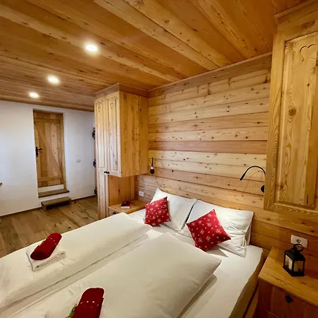 Bed & Breakfast Surc 3*